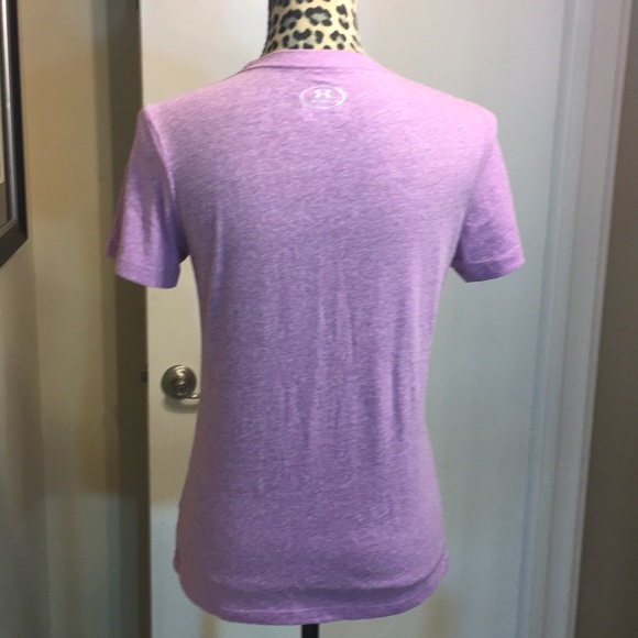 Great condition workout shirt by Under Armour - Picture 7 of 8